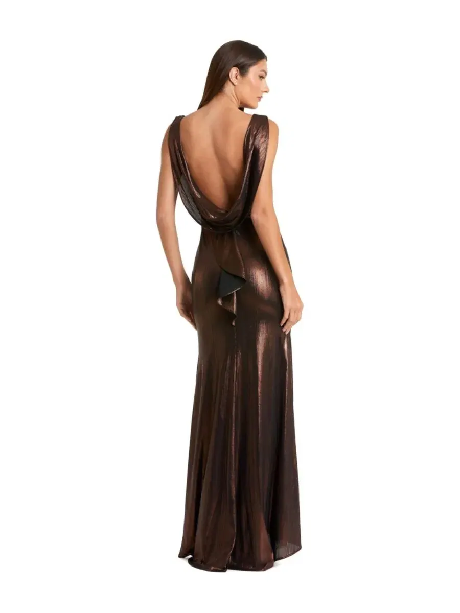 Платье вечернее металлик с открытой спиной, модель Petite Metallic Column Evening Gown Mac Duggal — изображение 2 из 3