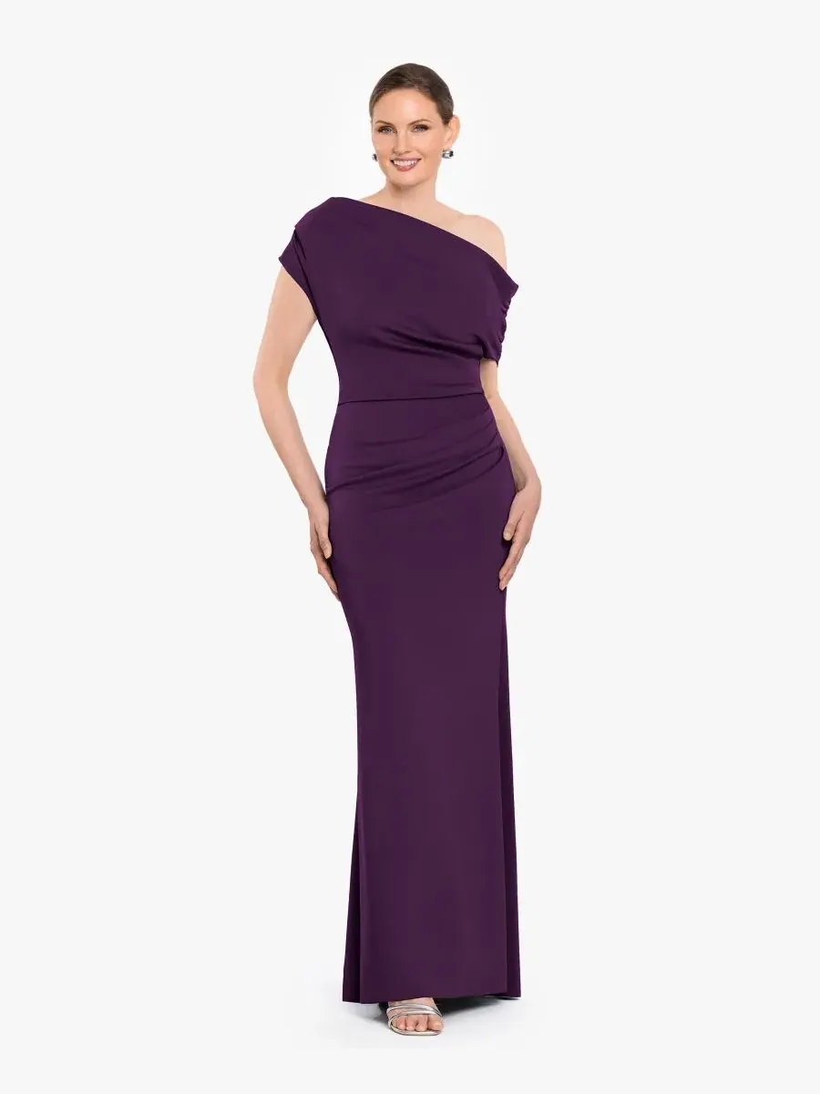 Вечернее платье с открытыми плечами и драпировкой, модель Off-The-Shoulder Ruched Scuba Long Dress