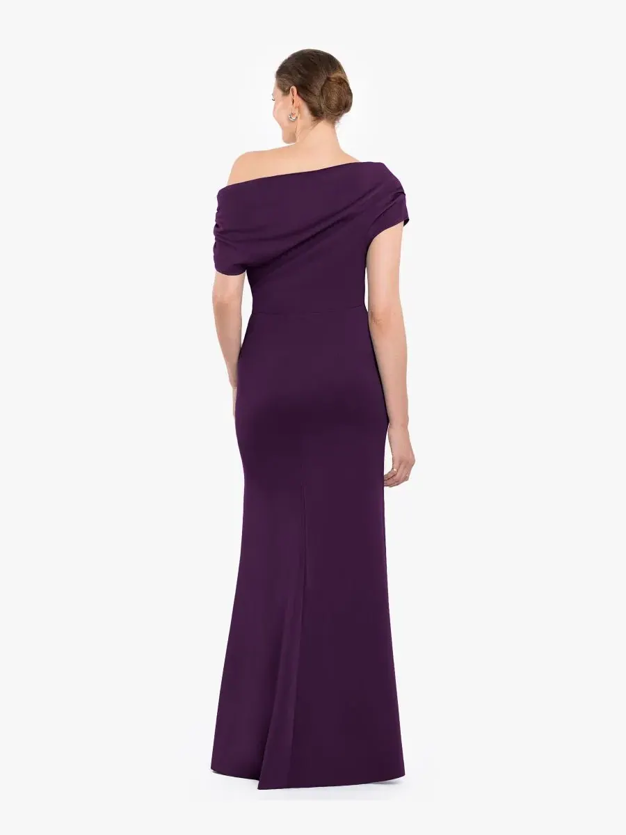 Вечернее платье с открытыми плечами и драпировкой, модель Off-The-Shoulder Ruched Scuba Long Dress — изображение 4 из 4