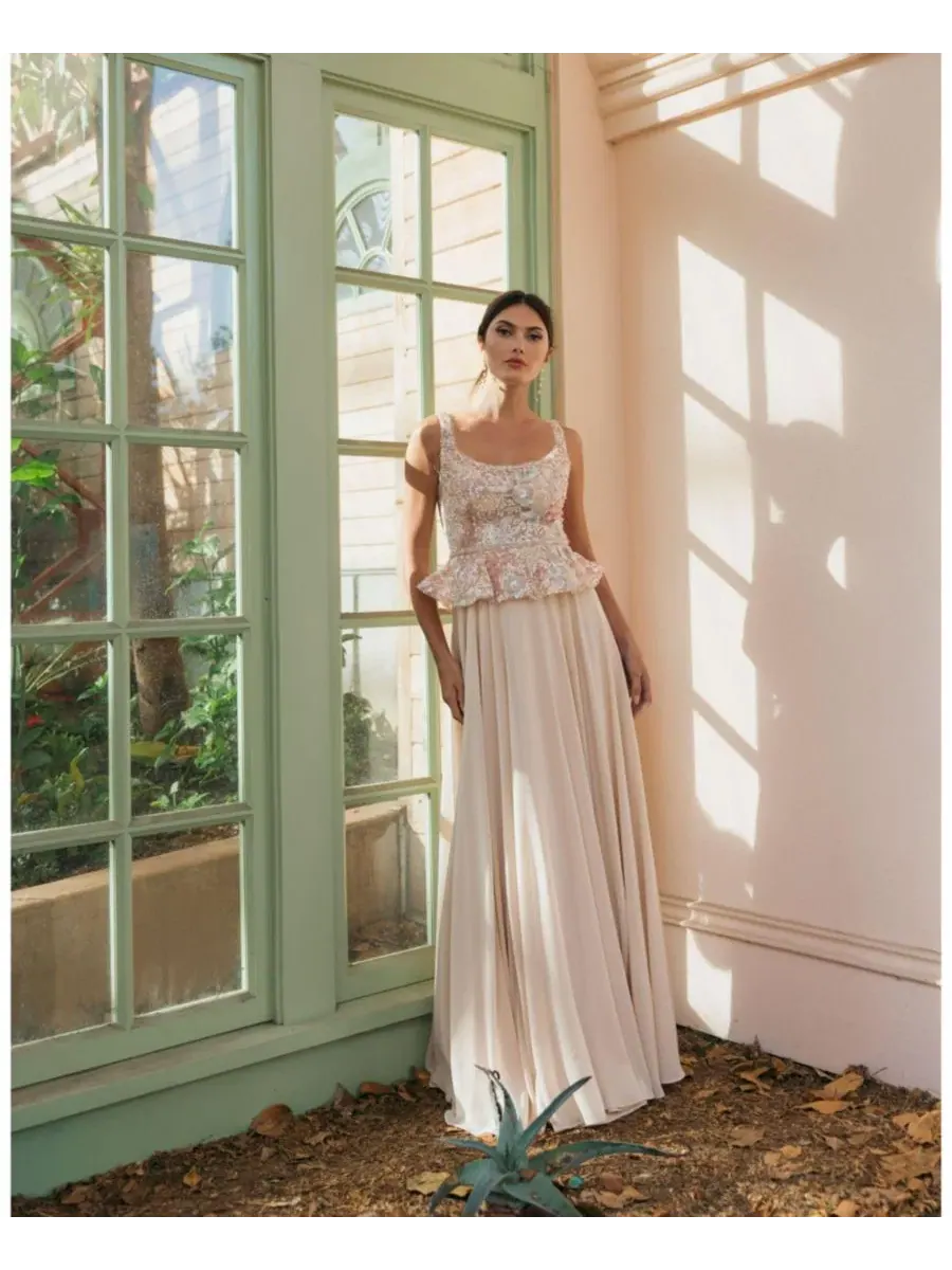 Вечернее платье с расшитым лифом и юбкой из шифона, модель Petite Embroidered Peplum Top With — изображение 4 из 6, шампань