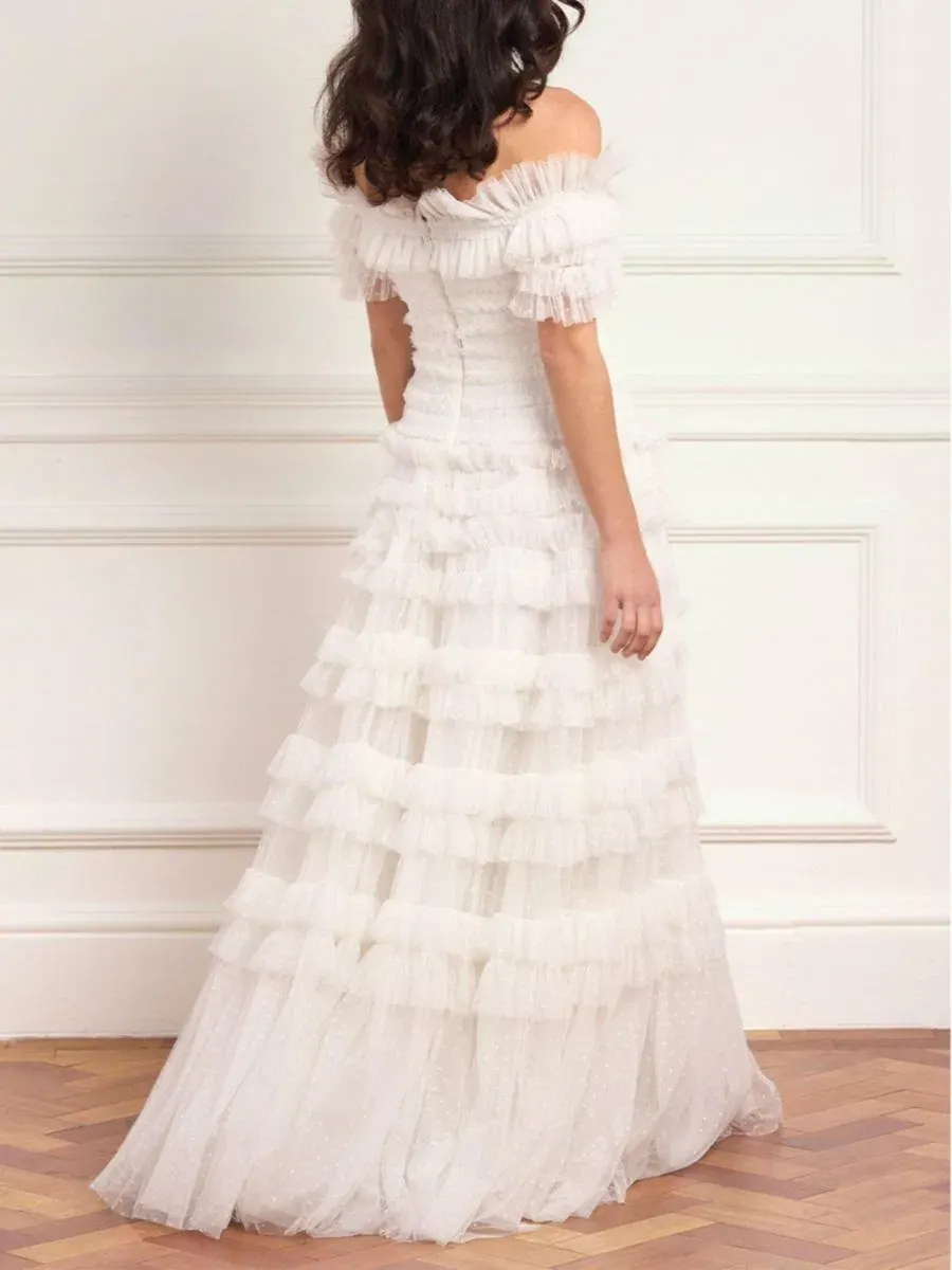 Вечернее платье с рюшами из тюля Lisette Ruffle Off Shoulder Gown Needle & Thread — изображение 5 из 5, белый