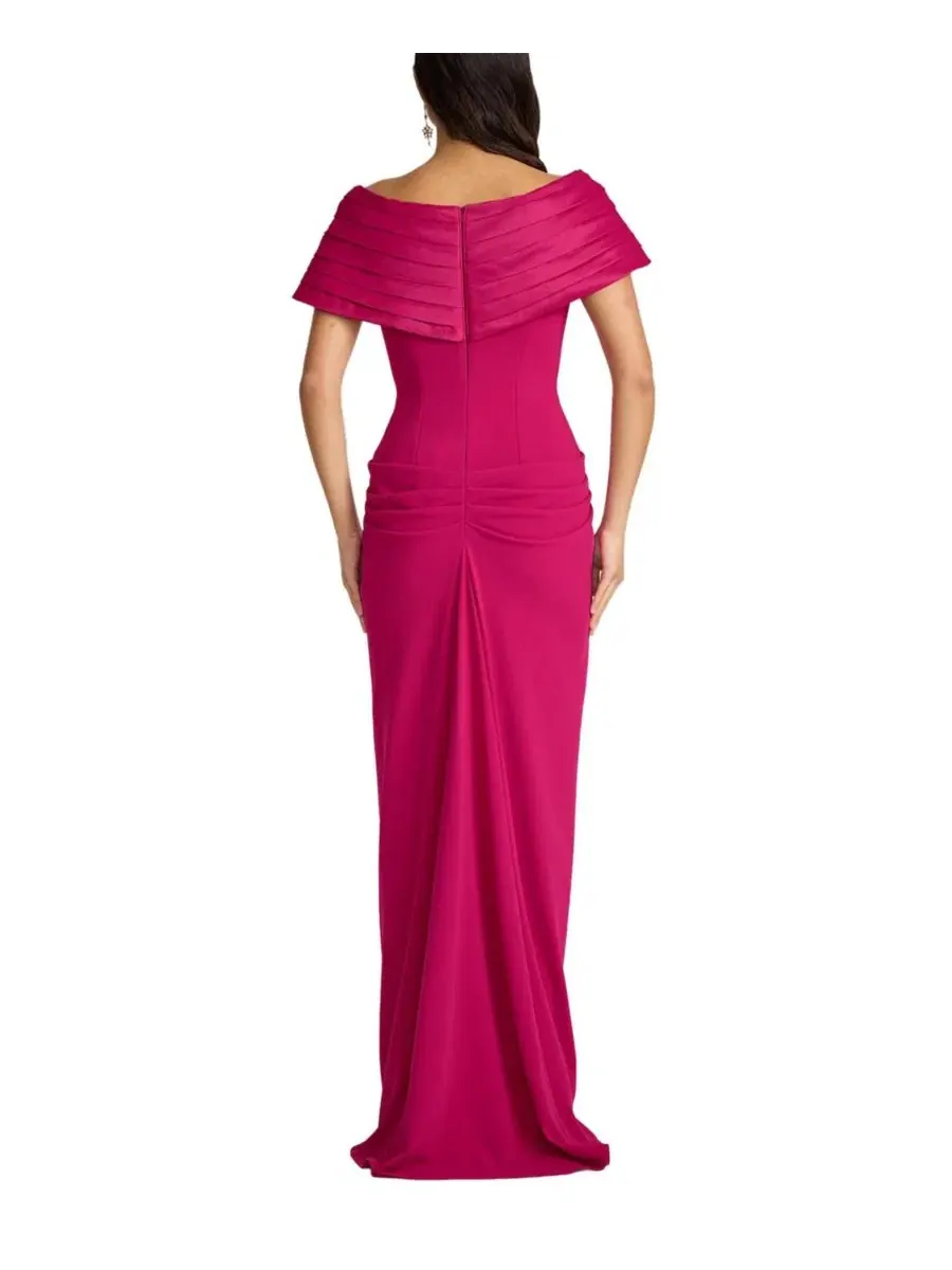 Вечернее платье с плиссированным воротником-портрет Seraphine Pleated Portrait Collar Gown Tadashi — изображение 7 из 11