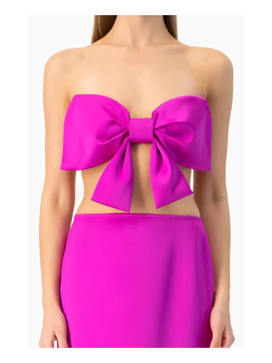 Вечернее платье без бретелек с бантом и вырезом, модель Bow-Front Crop-Top Gown Ivonne — изображение 4 из 6, маджента
