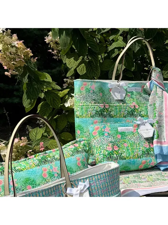 Сумка Floral Quilted Pouch EVELYN & KATE — изображение 5 из 5, розовый зеленый