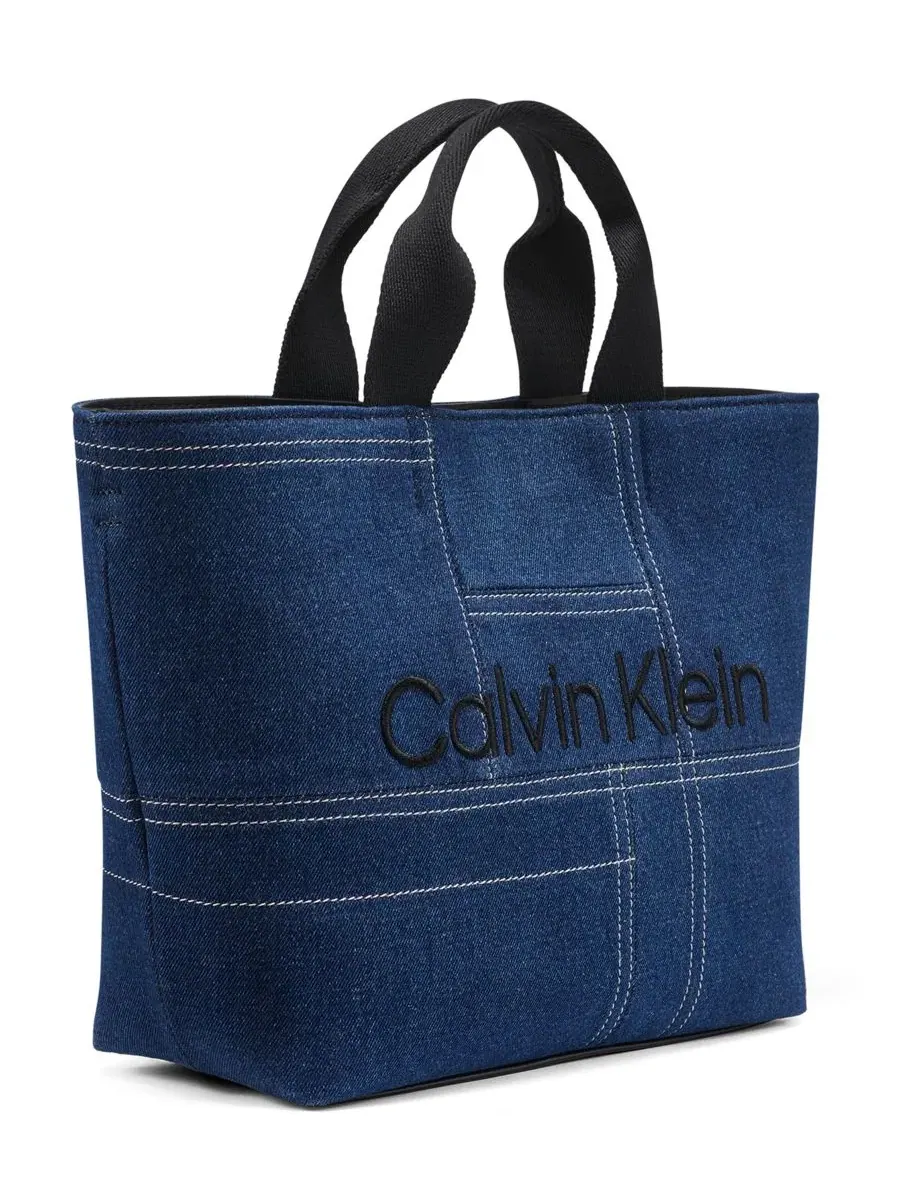 Сумка через плечо Averil Denim Large Calvin Klein — изображение 3 из 7, синий/черный
