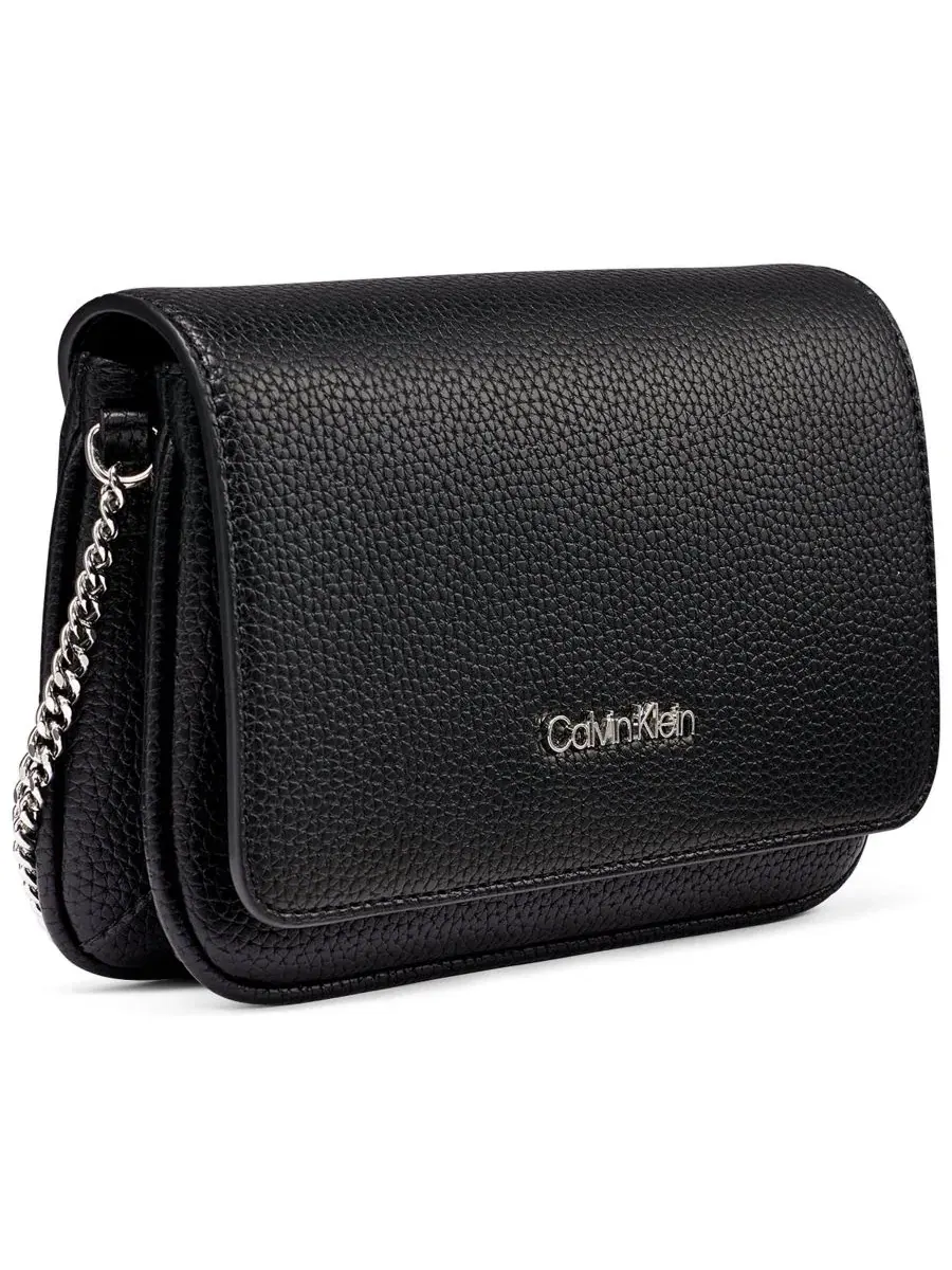 Мини-сумка через плечо с магнитной застежкой Essential Magnetic Snap Calvin Klein — изображение 3 из 5, черный/серебристый