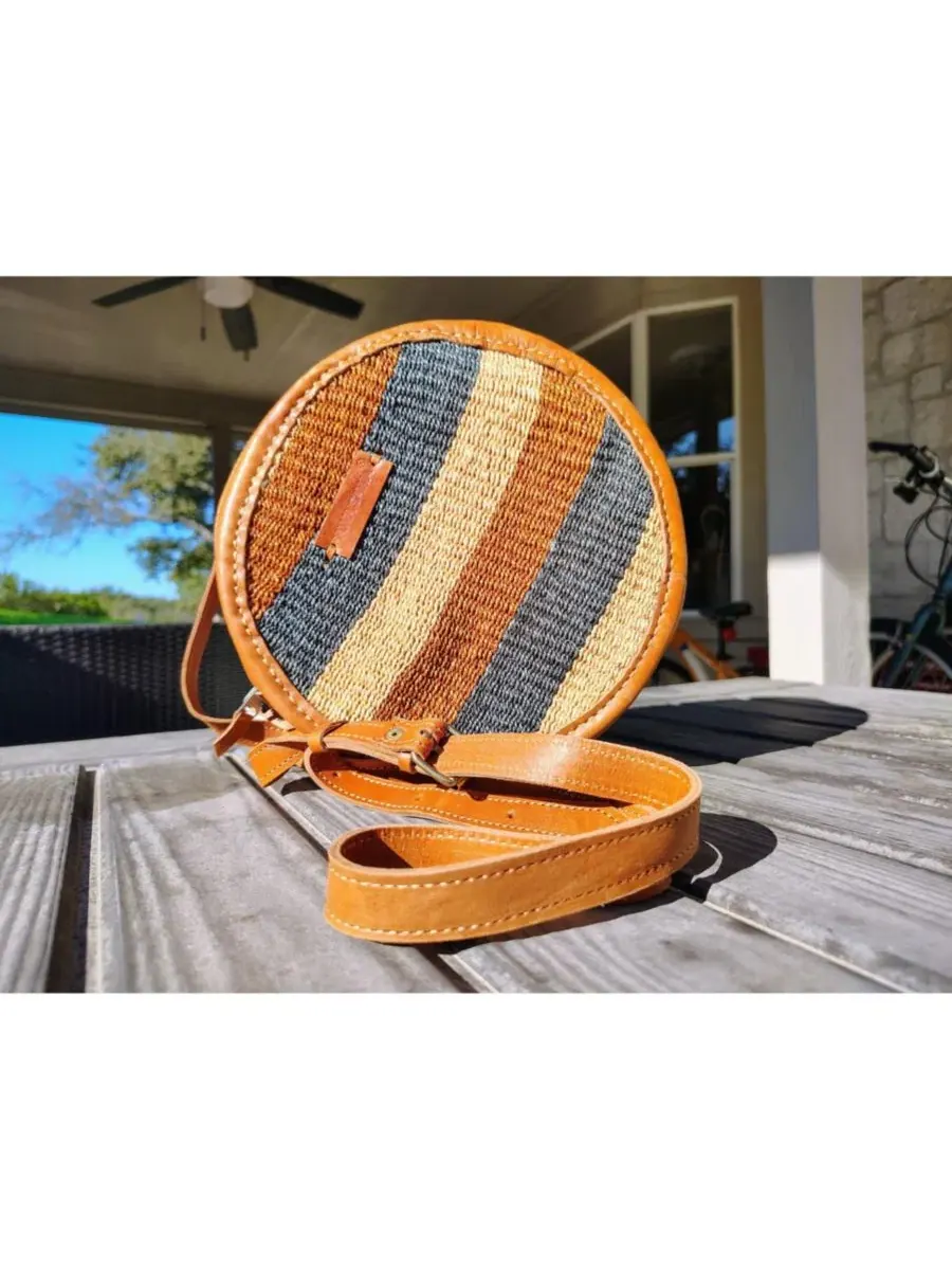 Сумка-кроссбоди круглая из сизаля ручной работы Earth Tones SAWA SAWA — изображение 3 из 3, серый