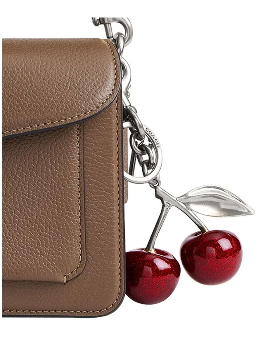Брелок для сумки Cherry Bag Charm Coach — изображение 3 из 3, серебристый/красный