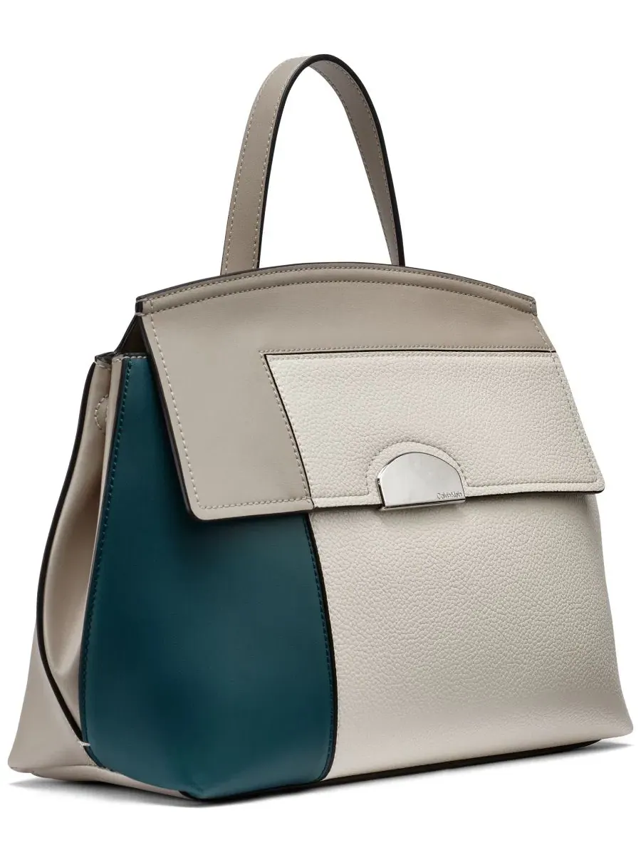 Средняя сумка-сатчел Arabella Medium Satchel Handbag Calvin Klein, Dune/Dark Teal/Cherub — изображение 3 из 5