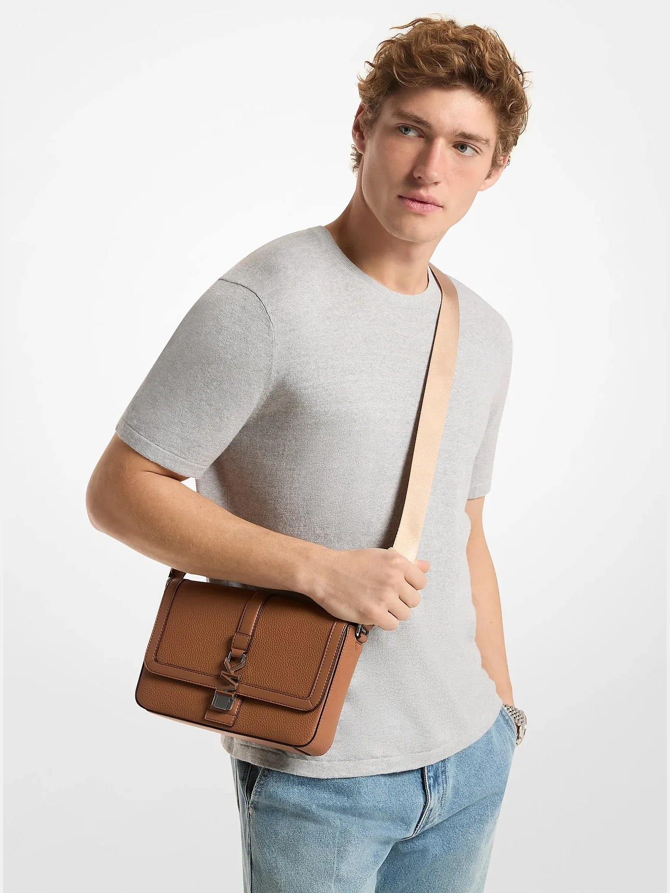 Мини-сумка через плечо Michael Kors Ezra из зернистой кожи — 3
