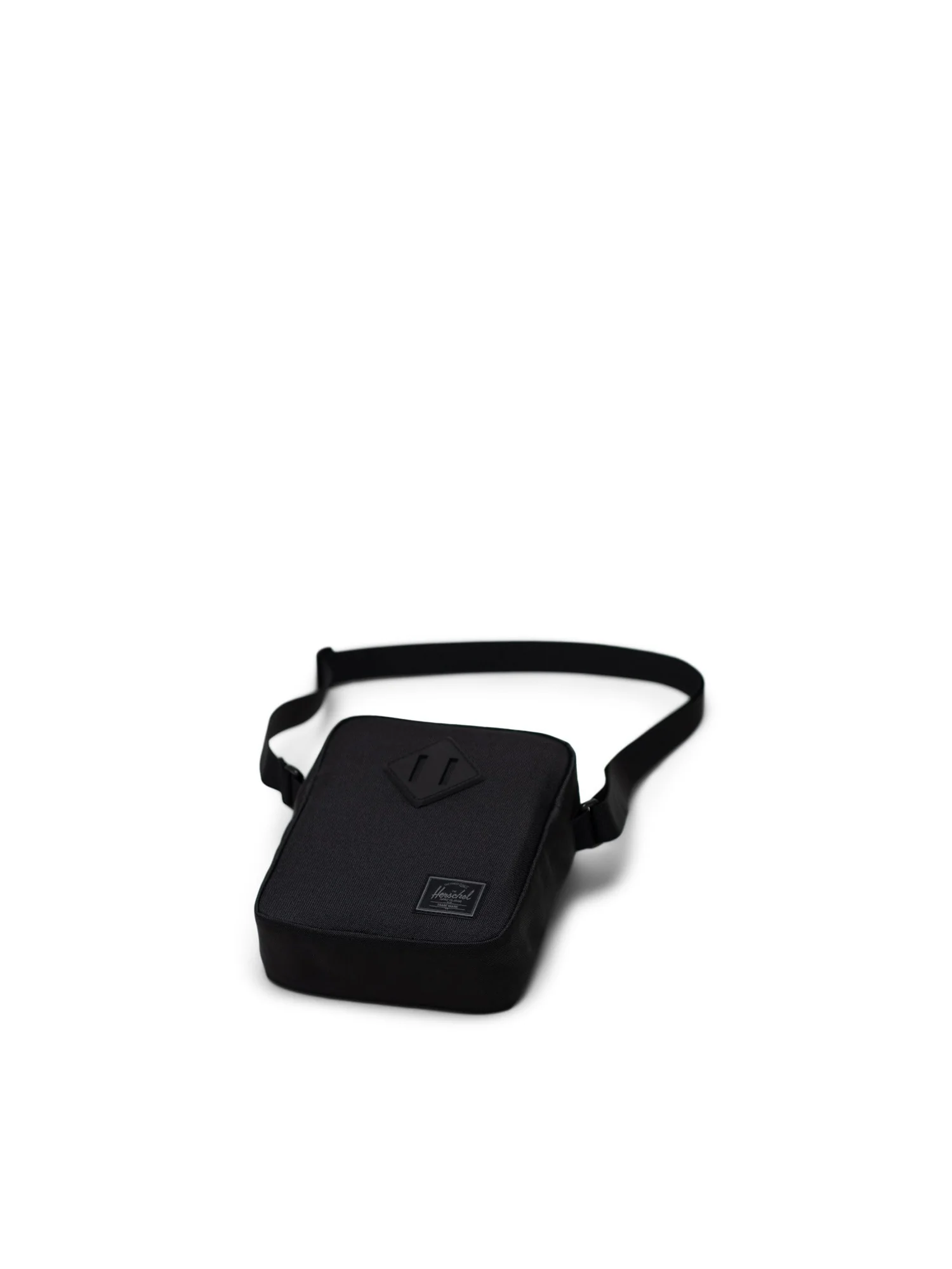 Сумка кросс-боди Unisex Herschel Supply Co. Heritage Crossbody — изображение 3 из 3, черный