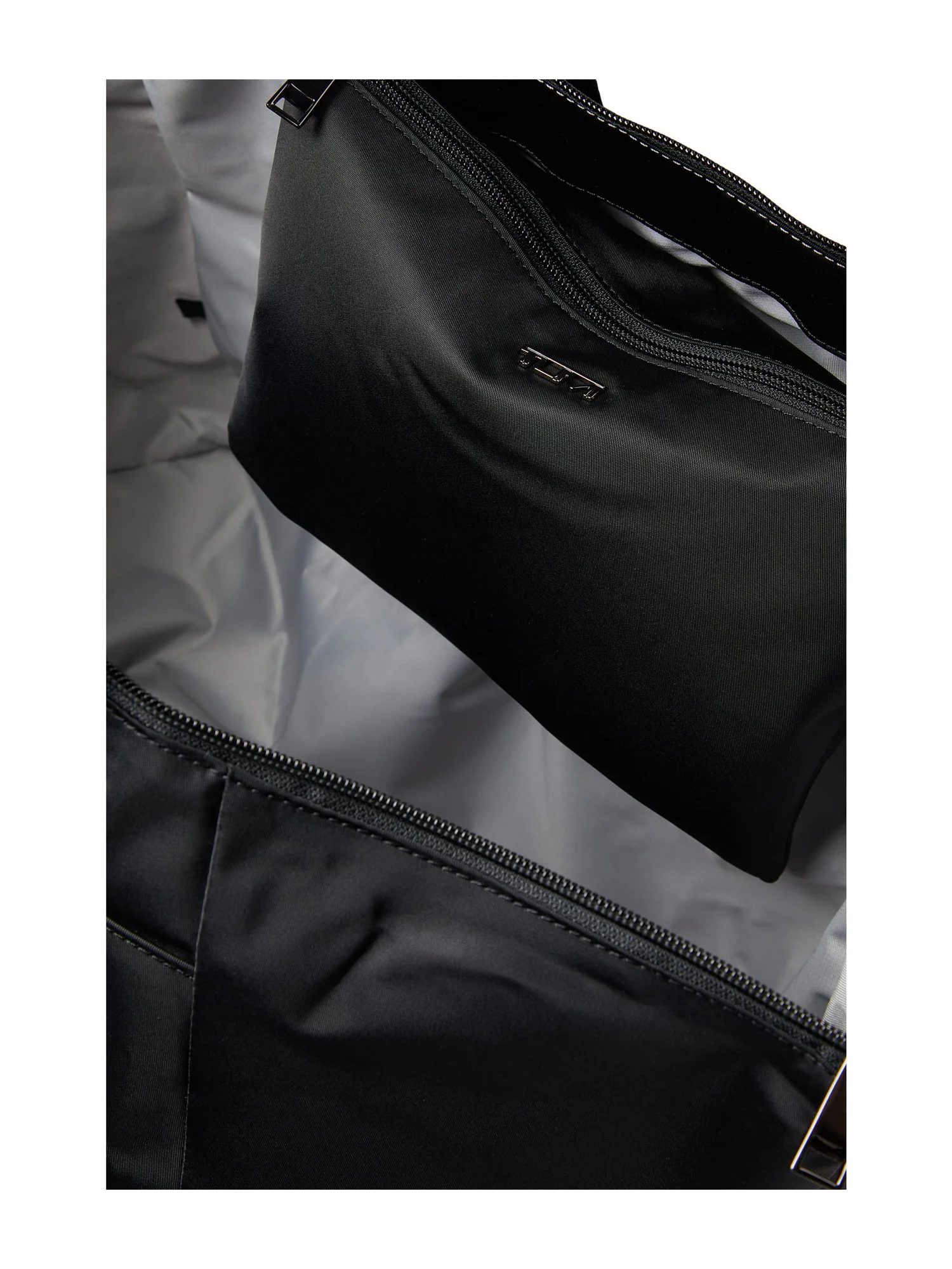 Сумка-тоут Tumi Voyageur Just in Case Tote, складная — изображение 4 из 4, черный