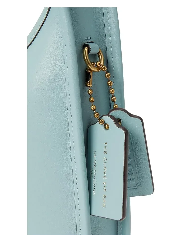 Женская сумка COACH Curve Zip Bag — изображение 3 из 4, нежно-голубая