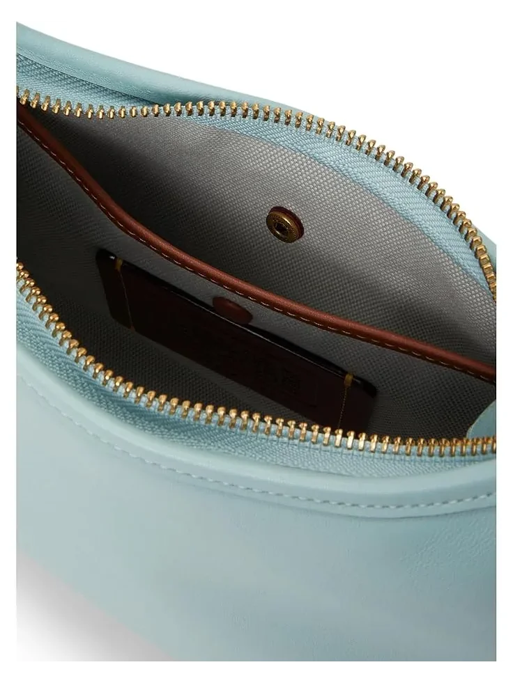 Женская сумка COACH Curve Zip Bag — изображение 4 из 4, нежно-голубая