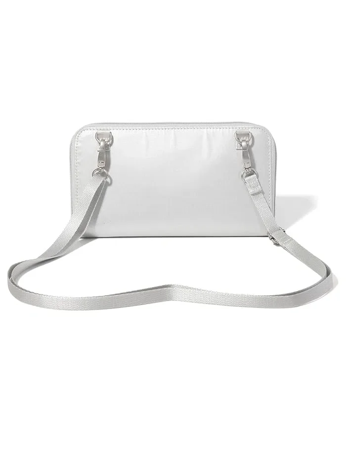 Кошелек-кроссбоди с RFID Silver Metallic, Baggallini — изображение 2 из 5, серебристый металлик