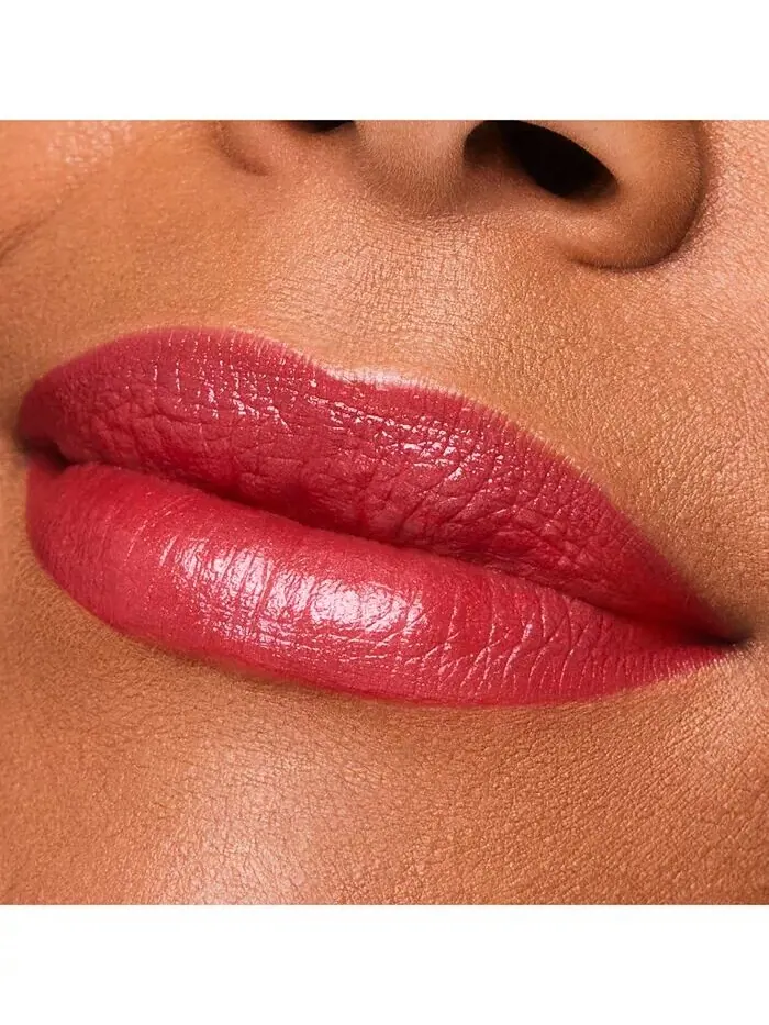 Блестящая губная помада Pure Color Estée Lauder — изображение 3 из 9