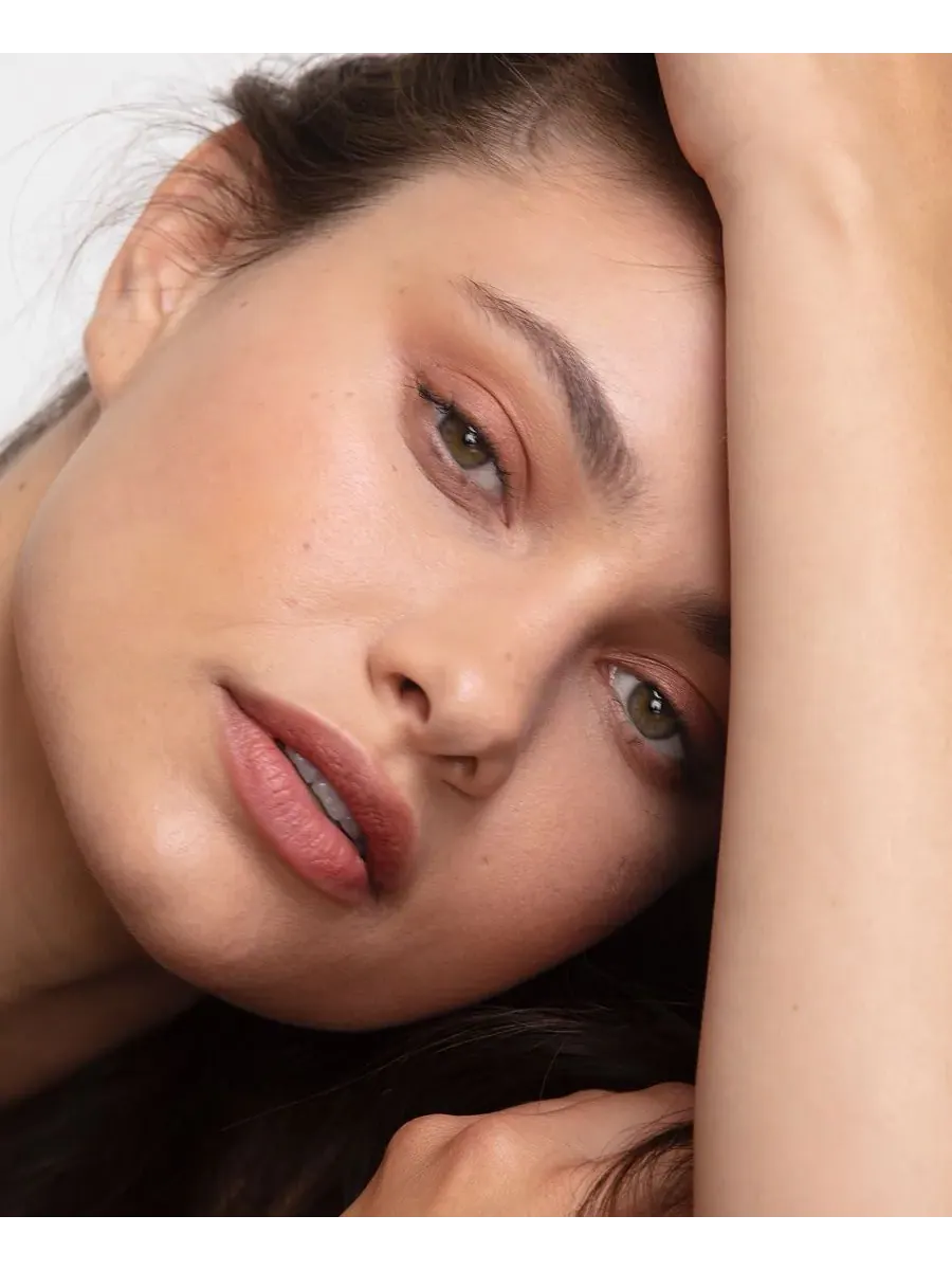 Увлажняющий тонирующий крем Halo Healthy Glow с широким спектром защиты SPF 25 Smashbox — изображение 5 из 10