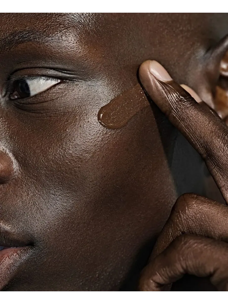Увлажняющий тонирующий крем Halo Healthy Glow с широким спектром защиты SPF 25 Smashbox, Deep Rich — изображение 7 из 10