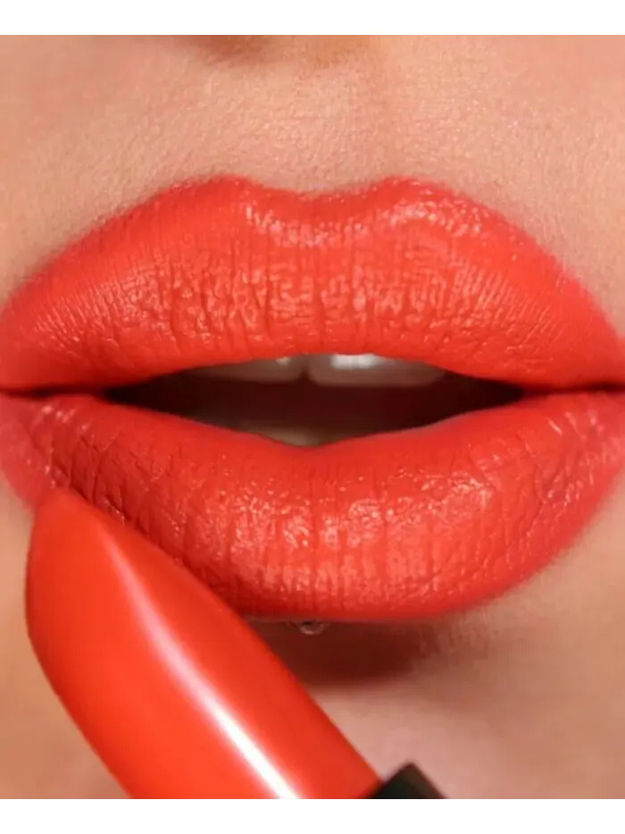 Матовая помада Vogue Lord & Berry — изображение 2 из 3