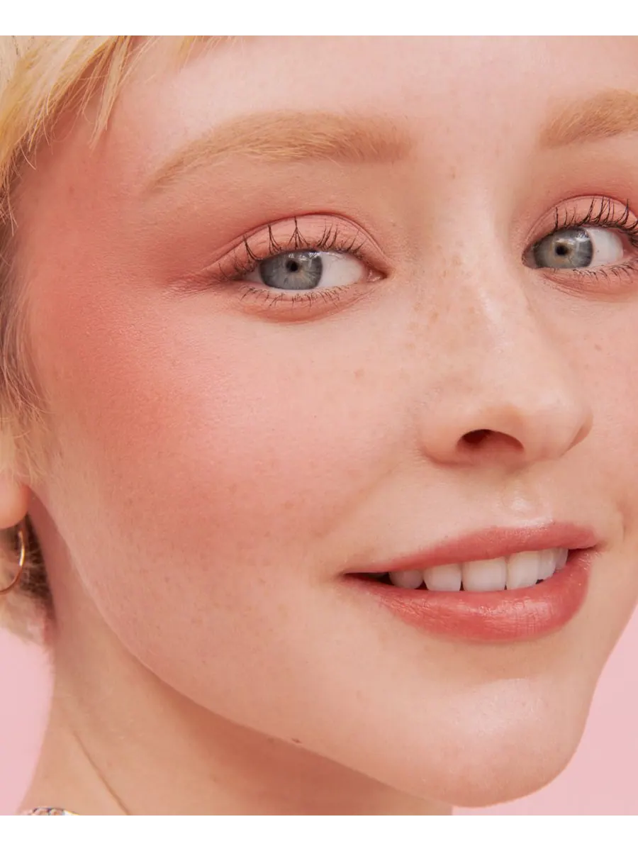 Мини-румяна WANDERful World Silky-Soft Powder Blush Benefit Cosmetics, цвет shellie mini — изображение 4 из 10