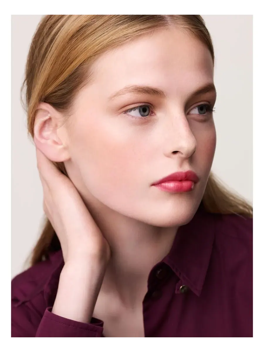Масло для ухода за губами Hermèsistible Infused Lip Care Oil, 0,28 унции, 04 Rouge Amarelle — изображение 2 из 9