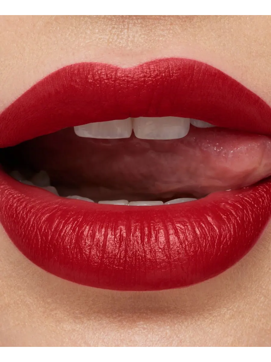 Помада MACximal Silky Matte Russian Red — изображение 5 из 5