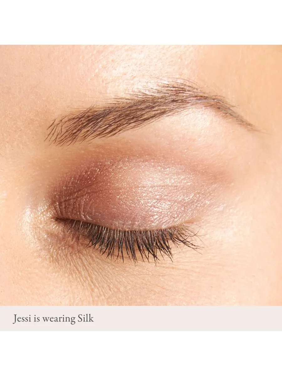 Кремовые тени для век On Point Tint с праймером и пептидами PÜR, цвет silk — изображение 9 из 10