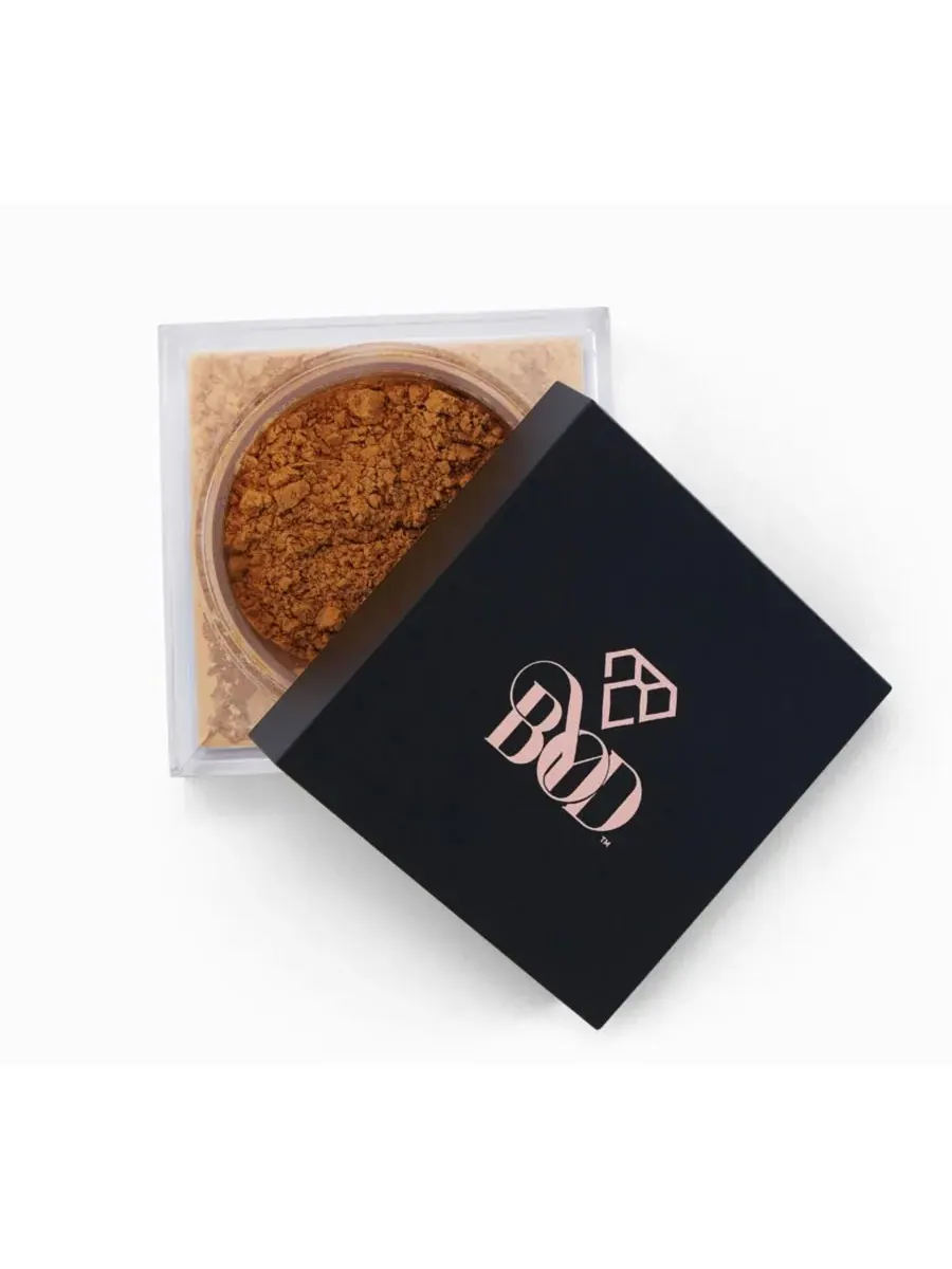 Рассыпчатая фиксирующая пудра Desire Matte Magic Be Your Own Desire, Medium Dark — изображение 3 из 3