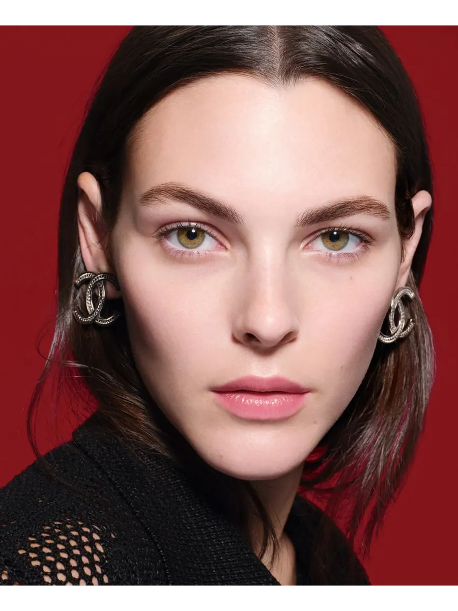 Усиливает цвет - Питает - Придает объем CHANEL — изображение 8 из 9