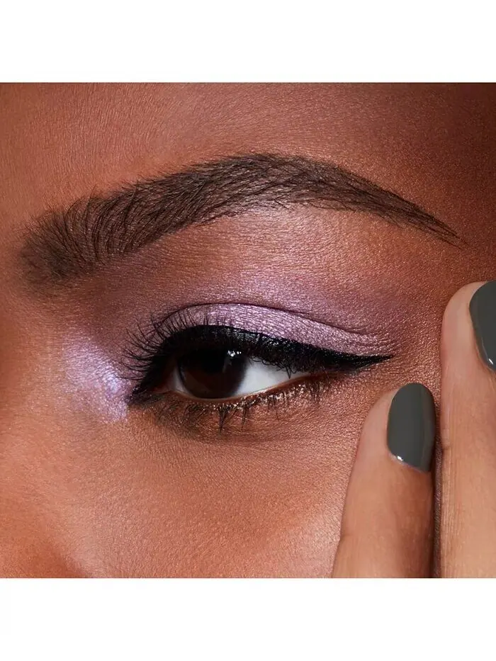 Тени для век Extra Dimension Mac, цвет Ready To Party (pale lilac) — изображение 4 из 6