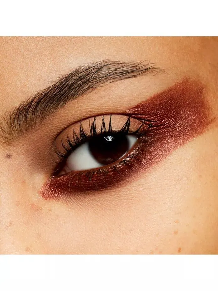 Тени для век Extra Dimension Mac, цвет Amorous Alloy (deep terracotta copper) — изображение 3 из 5
