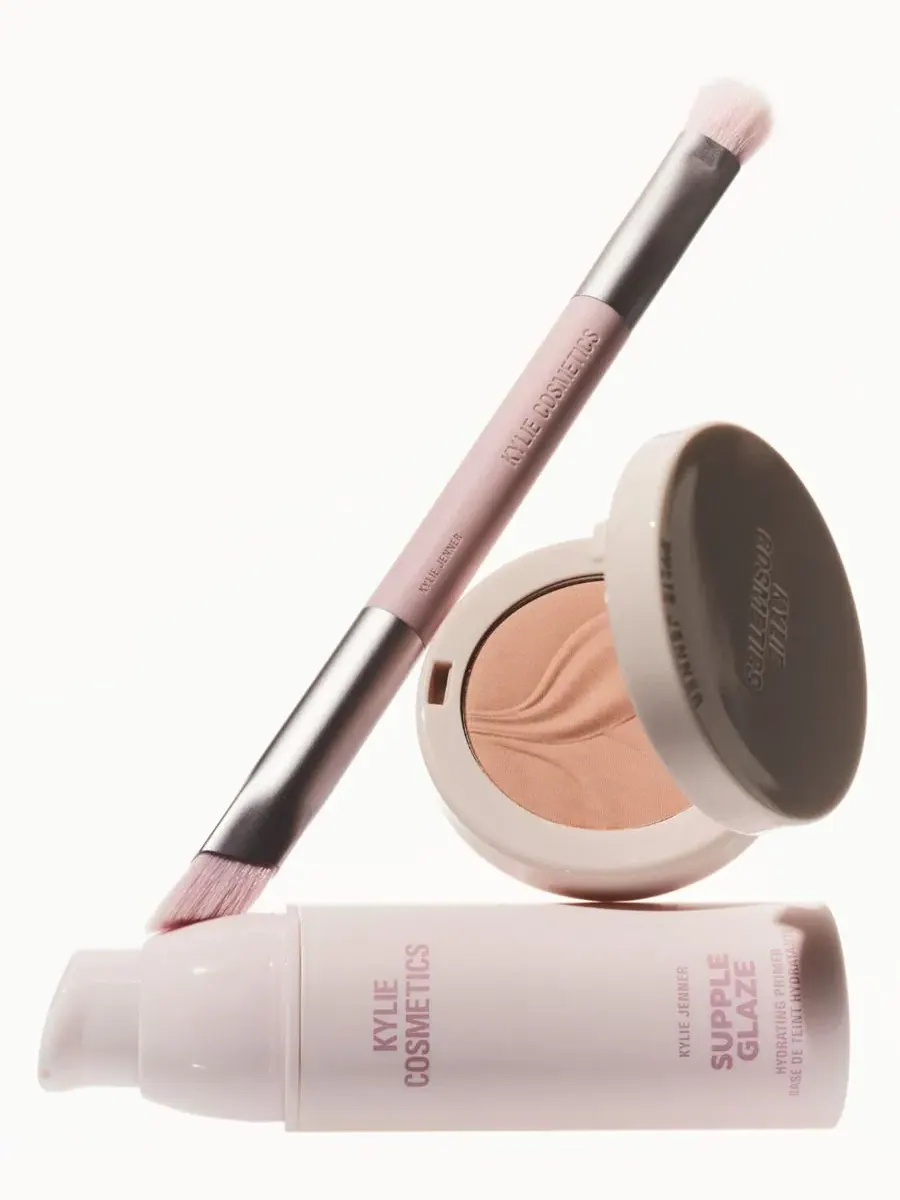 Пудра для сияния под глазами, 4,8 г Kylie Cosmetics — изображение 5 из 6