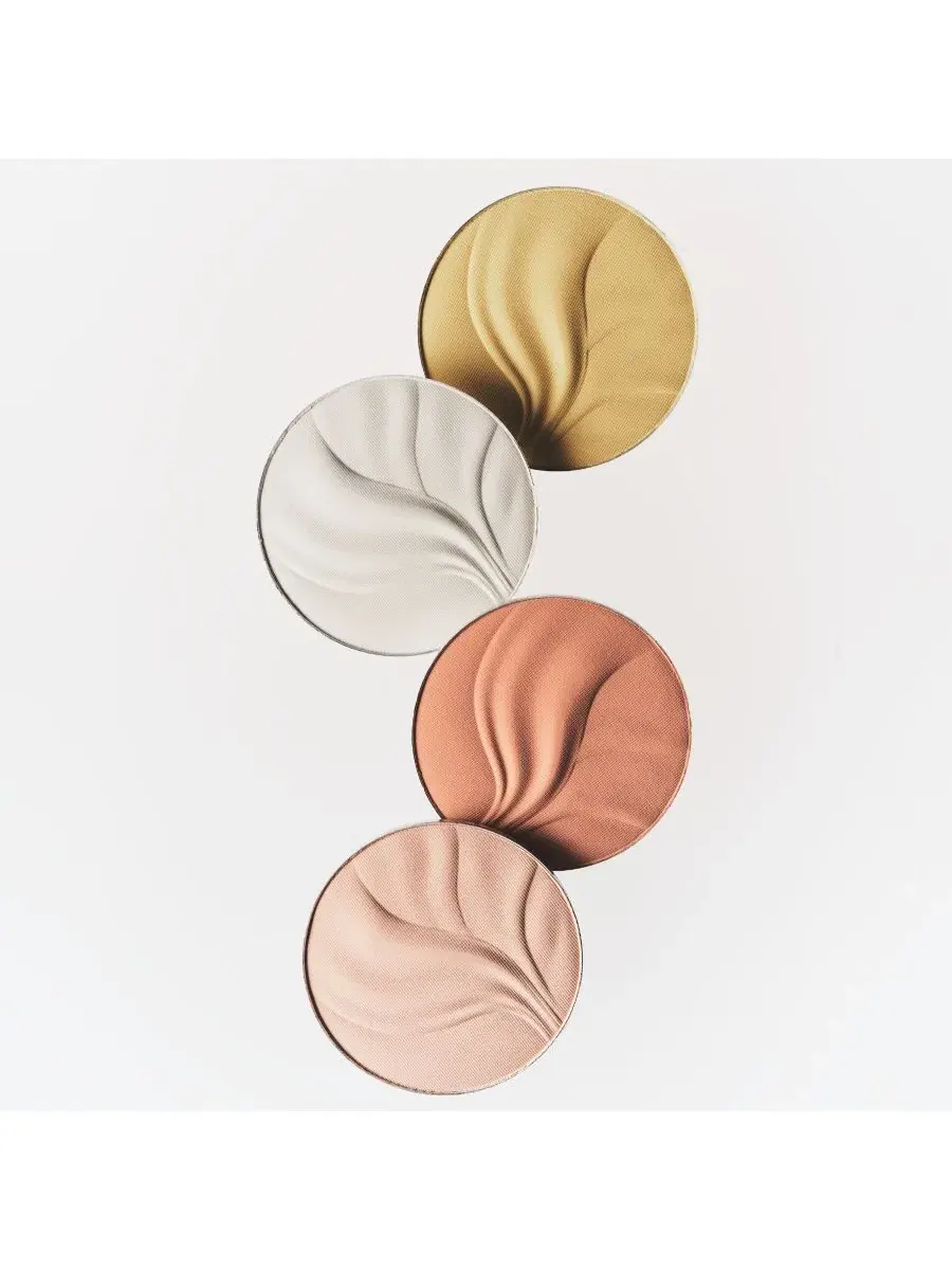 Пудра для области вокруг глаз Kylie Cosmetics Undereye Brightening Powder — изображение 4 из 9