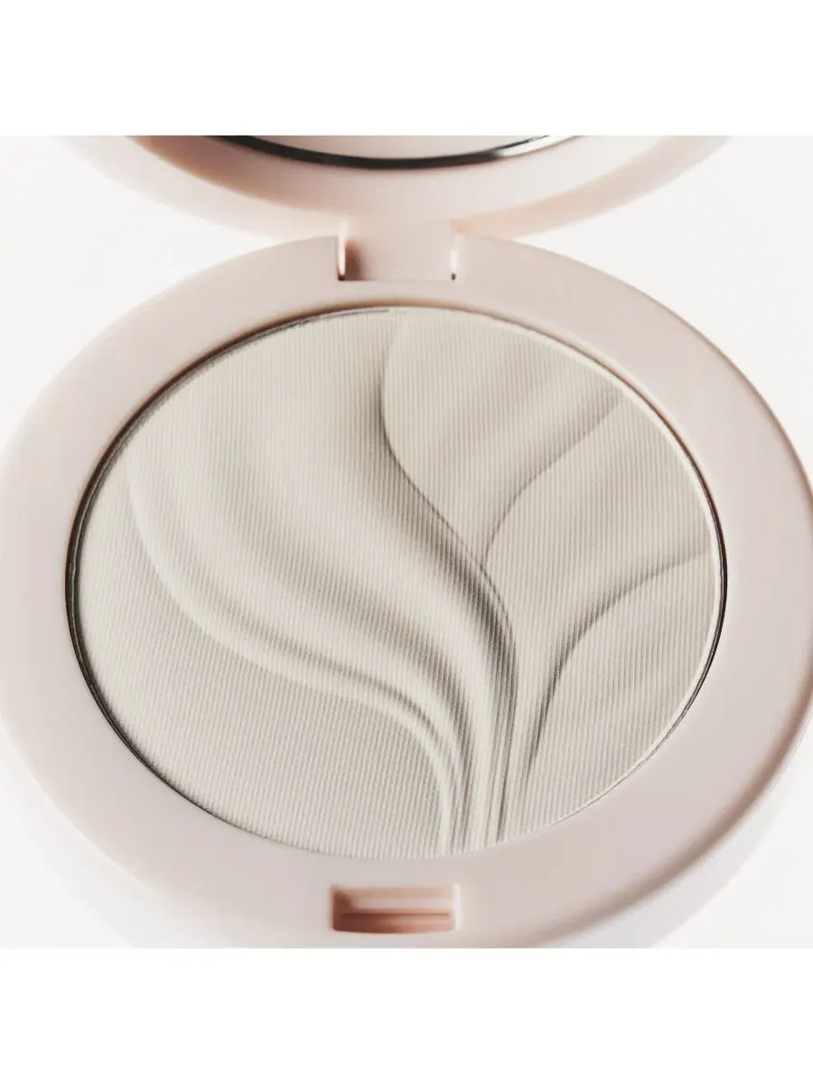 Пудра для области вокруг глаз Kylie Cosmetics Undereye Brightening Powder — изображение 6 из 9