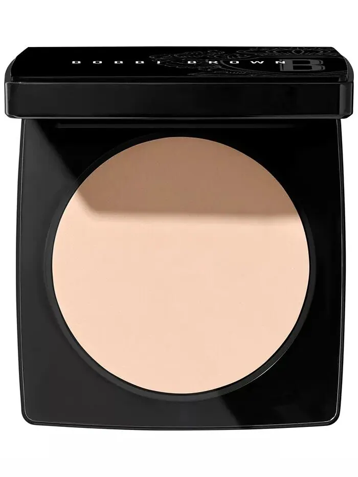 Прессованная пудра Sheer Finish All Day Control Oil Control Bobbi Brown, цвет Soft Porcelain — изображение 1 из 4