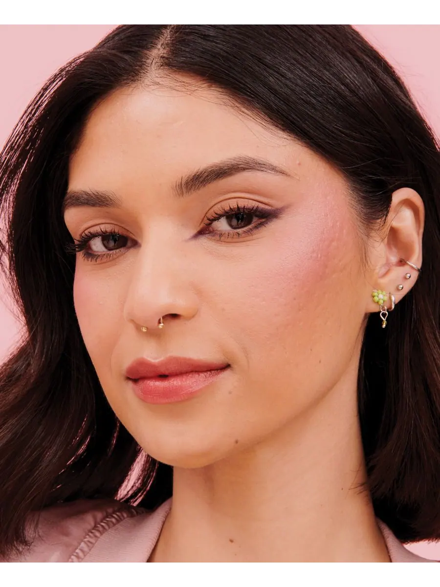 Мини-румяна WANDERful World Silky-Soft Powder Blush Benefit Cosmetics, — изображение 4 из 7