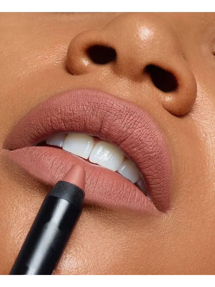 Магнитный матовый цвет губ Nudestix — изображение 6 из 10