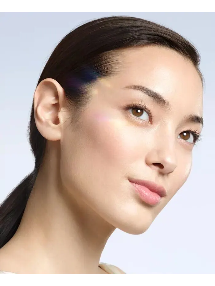 Рафинирование прессованного порошка Clé De Peau Beauté — изображение 2 из 5