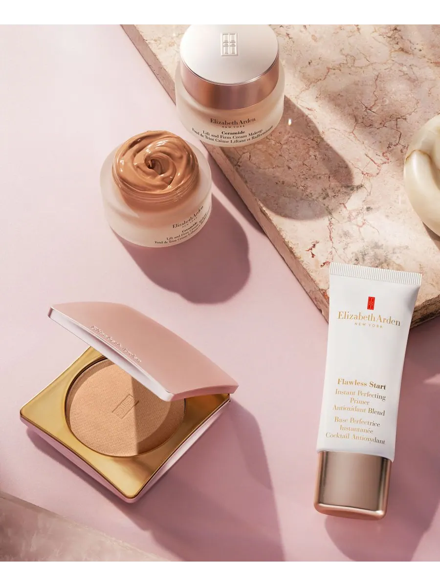 Прессованная пудра для ухода за кожей Flawless Finish Elizabeth Arden, цвет medium deep — изображение 6 из 8