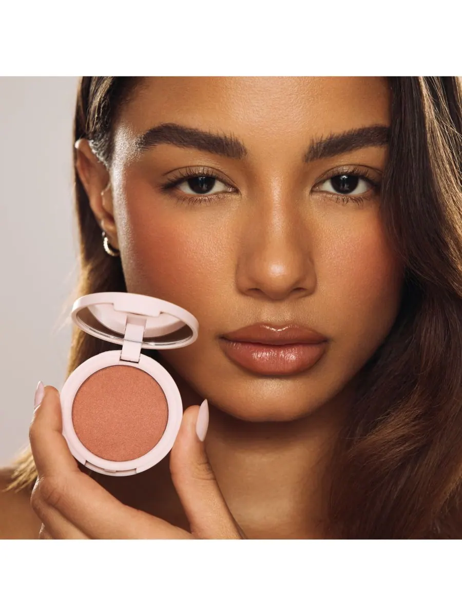 Гибридные румяна Kylie Cosmetics — изображение 4 из 8