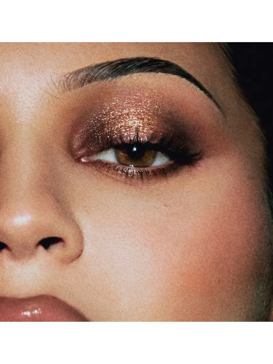 Палитра прессованной пудры Kylie Cosmetics — изображение 6 из 10