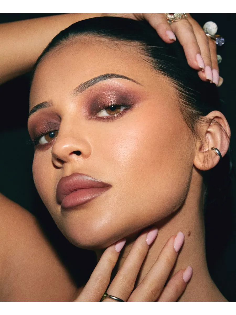 Палитра прессованной пудры Kylie Cosmetics — изображение 7 из 10