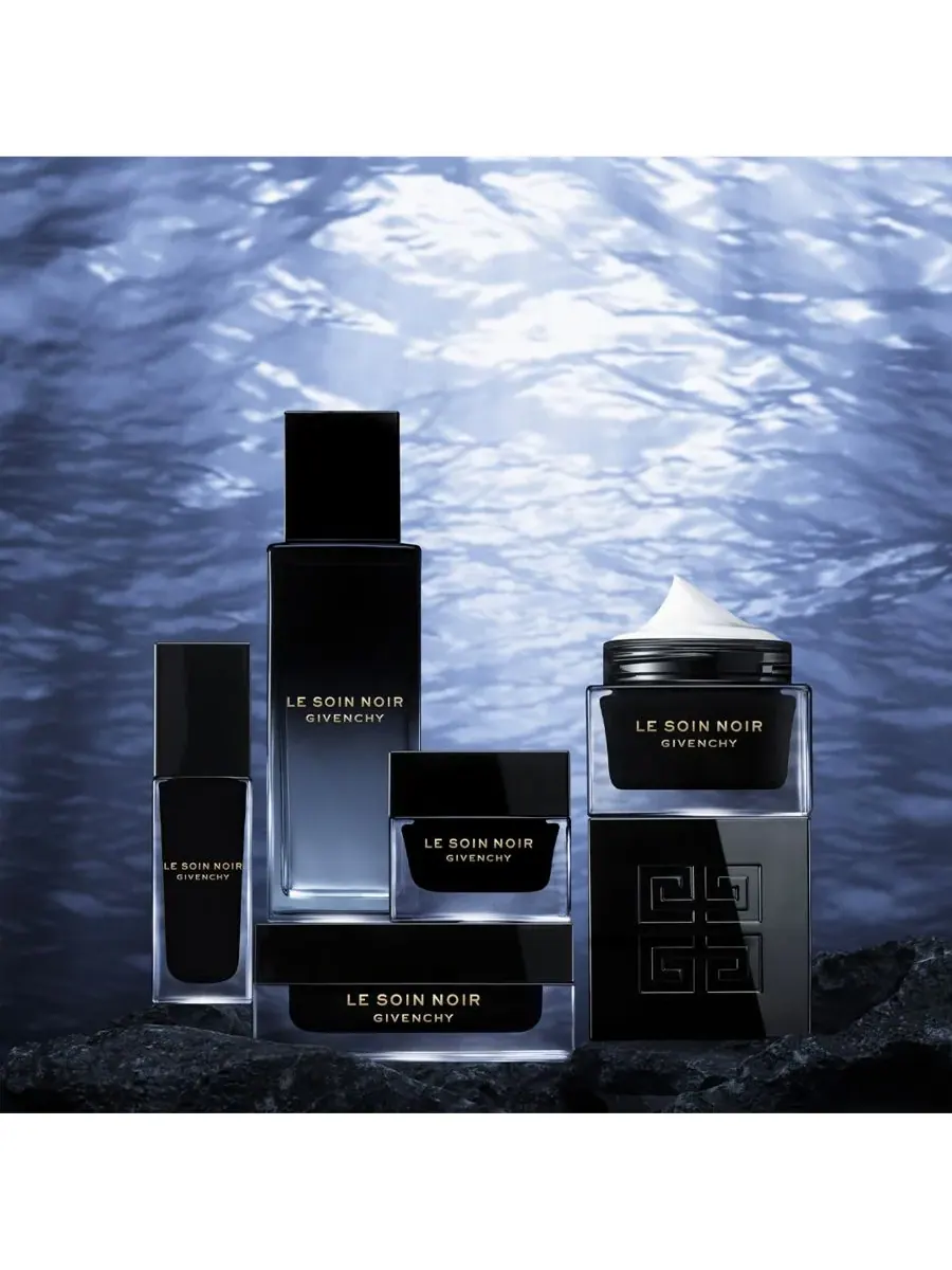 Givenchy Крем для глаз Le Soin Noir, 0,68 унции — изображение 4 из 6