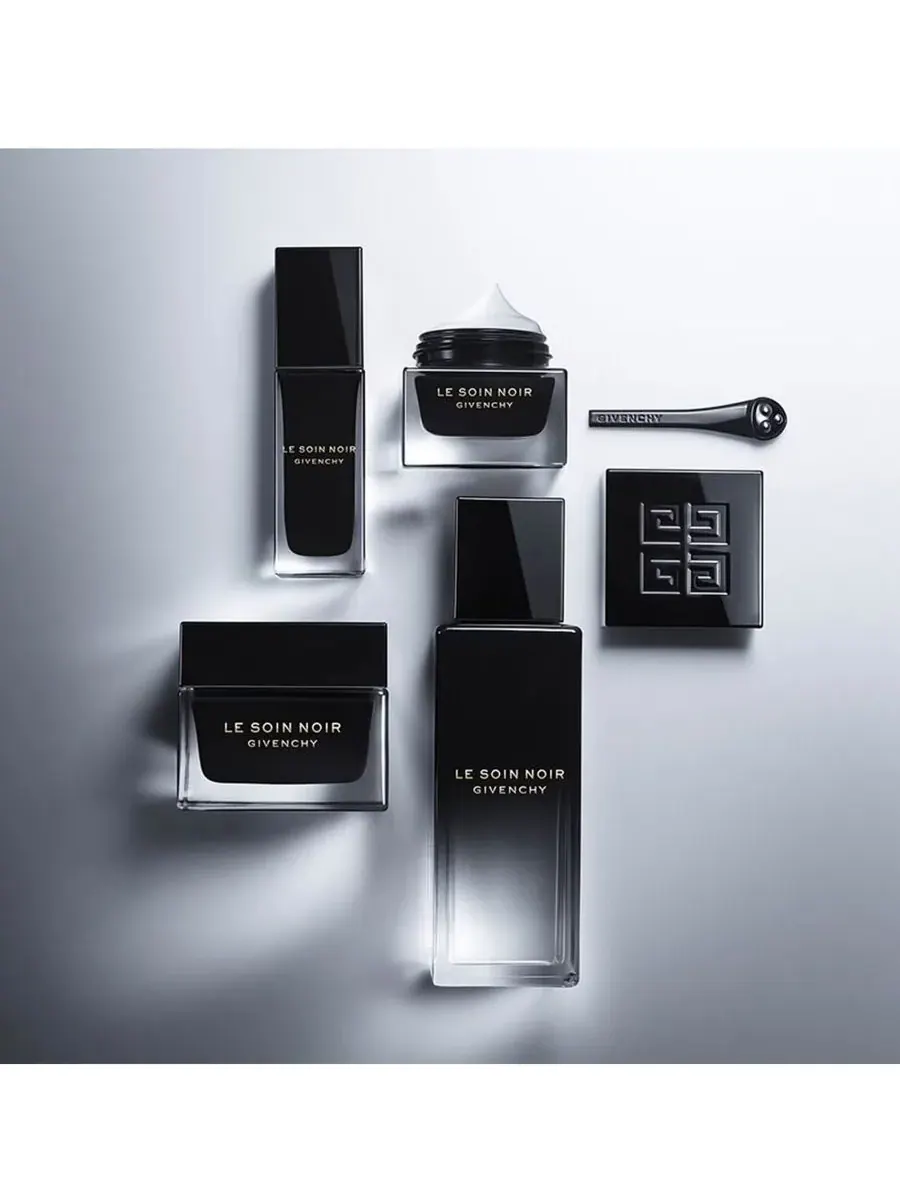 Givenchy Крем для глаз Le Soin Noir, 0,68 унции — изображение 5 из 6