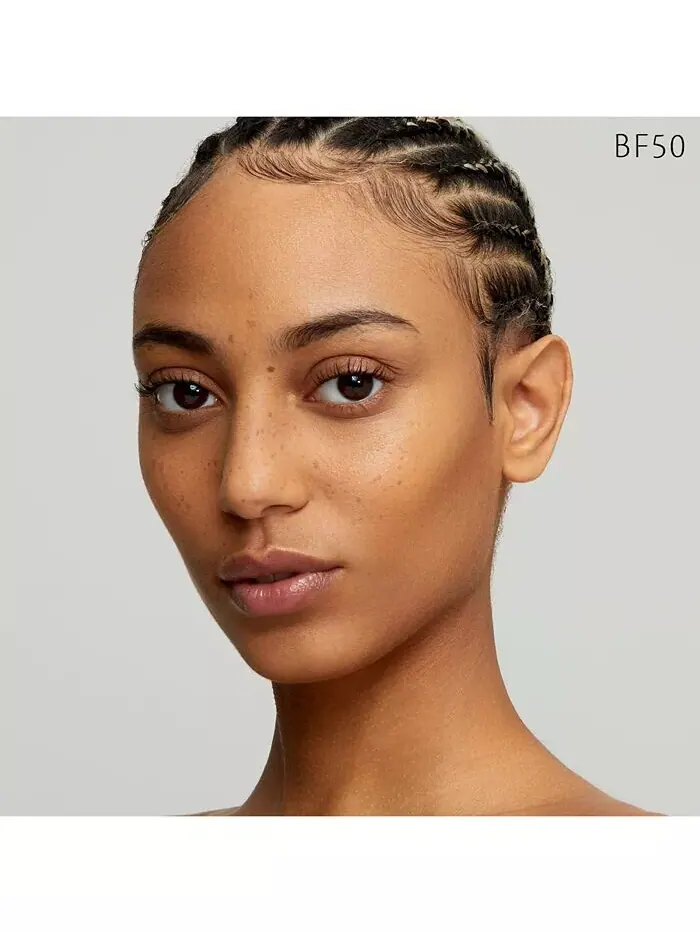 Основа-флюид Radiant Natural SPF 25 Clé De Peau Beauté — изображение 5 из 11