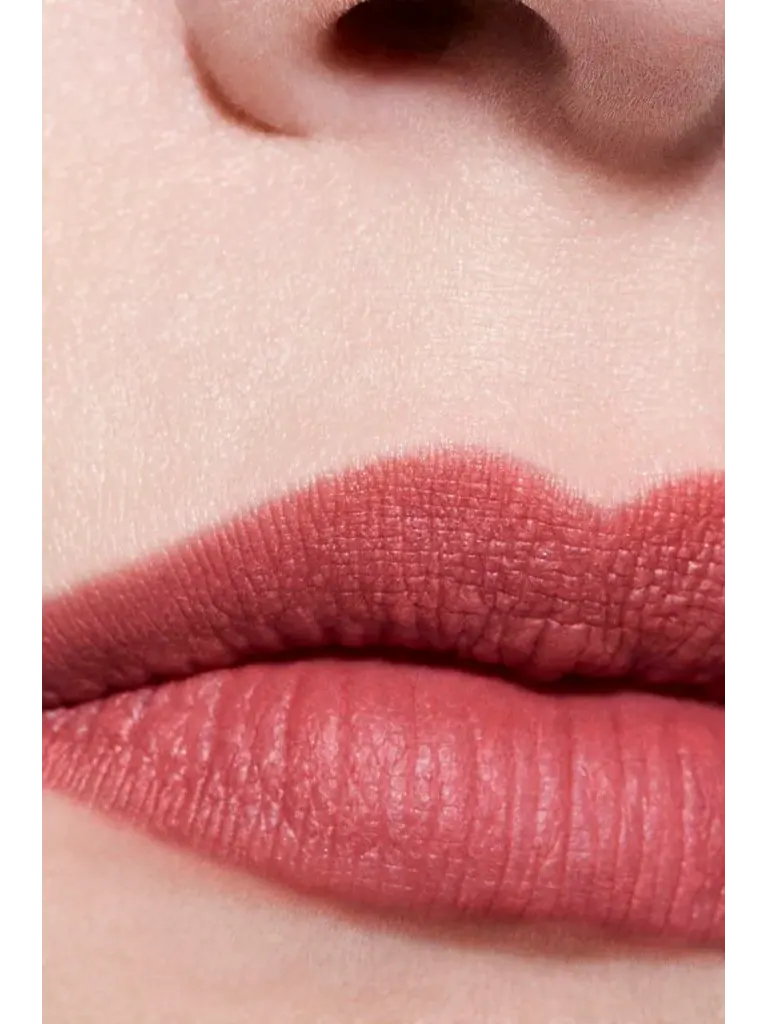 Помада Chanel Rouge Allure Velvet Абстракт — изображение 4 из 5