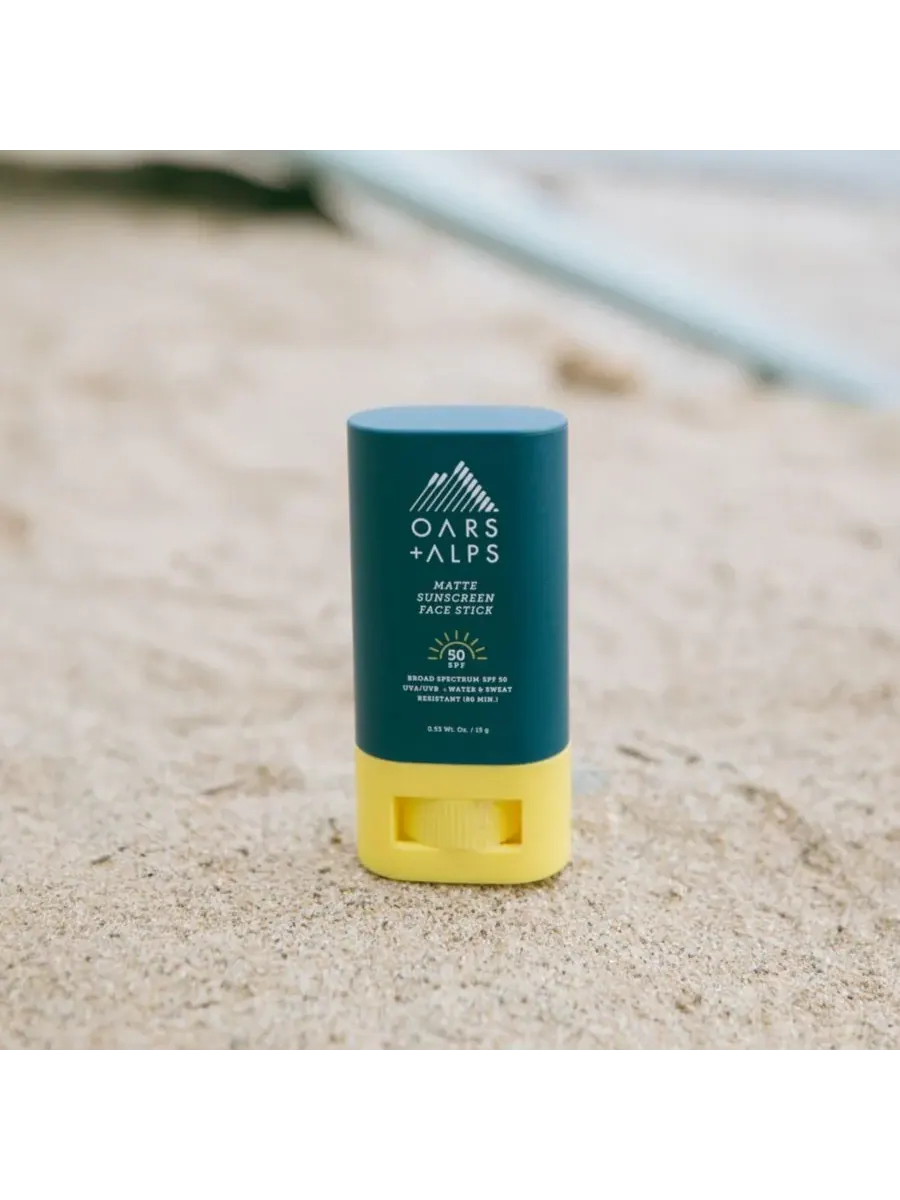 Oars + Alps Матирующий солнцезащитный стик для лица SPF 50, 0,53 унции — изображение 7 из 10
