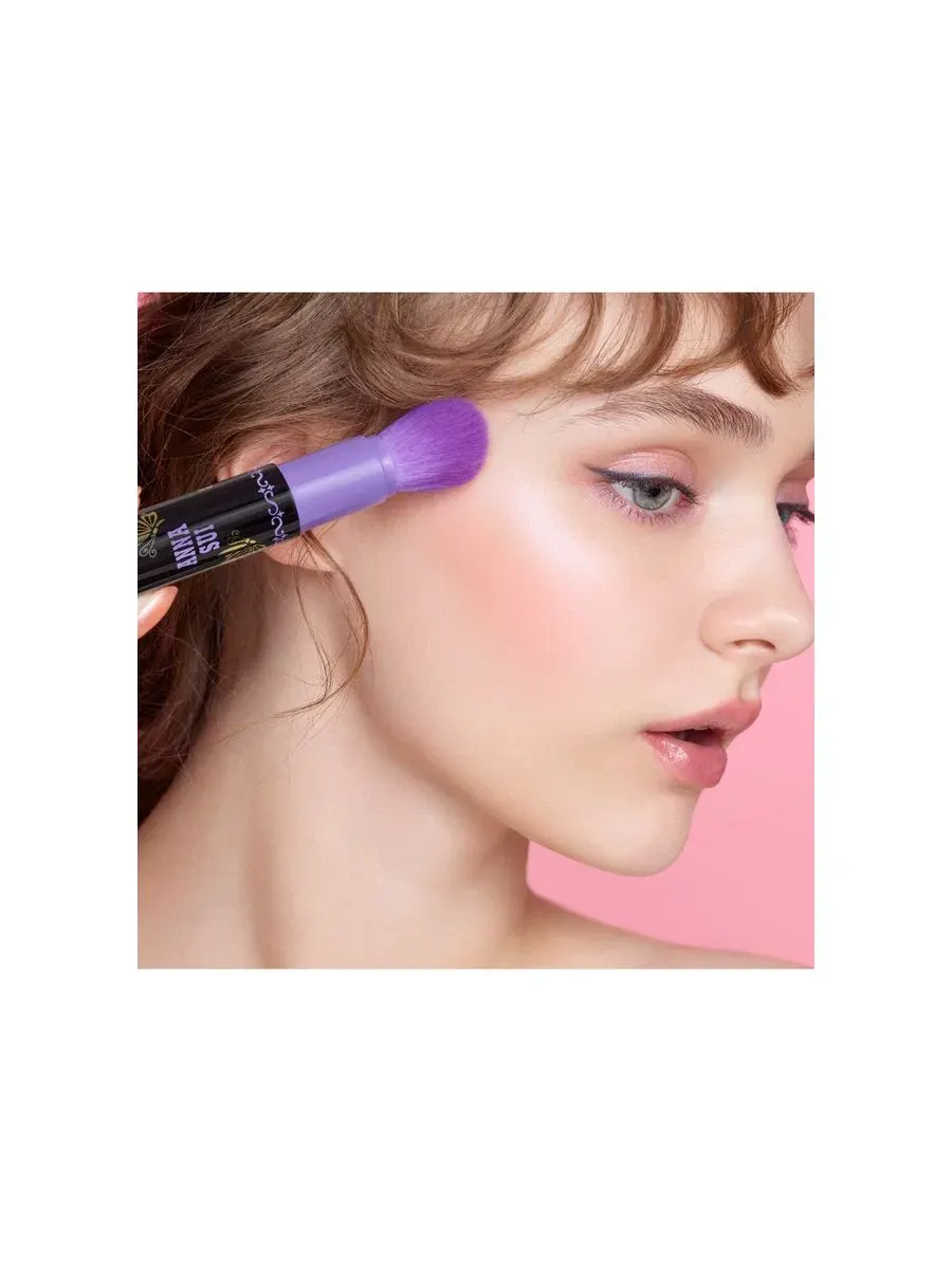 Кисть для макияжа с ворсом для пудры, компактная, Pocket Brush Anna Sui — изображение 4 из 4