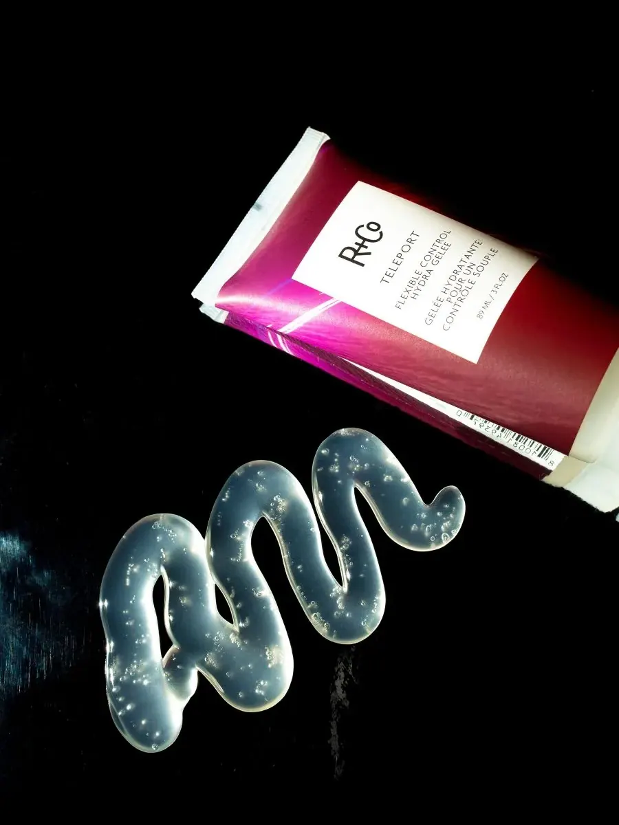 R+Co Гель для волос Teleport Flexible Control Hydra Hair Gelee, 85 г — изображение 5 из 7