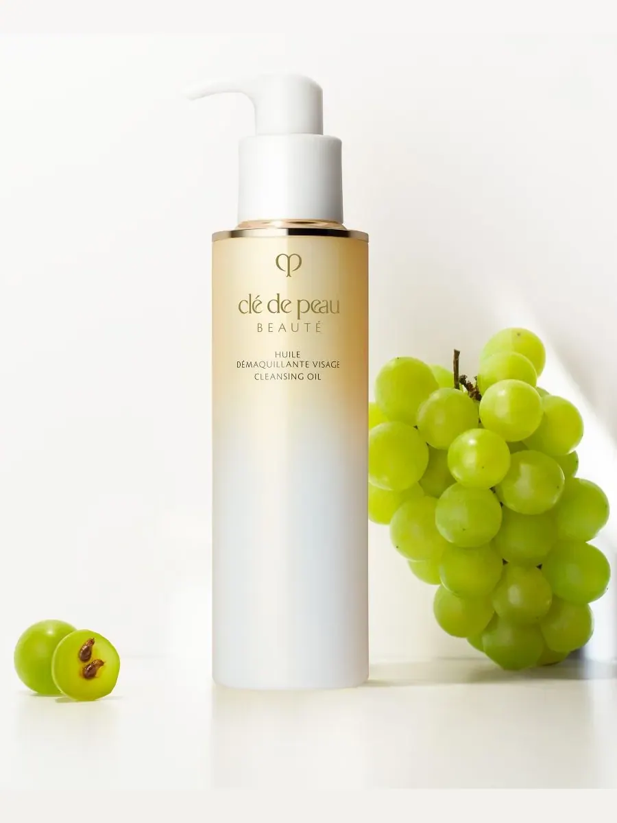 Гель для умывания Cle De Peau Beaute — Clé de Beauté Очищающее масло, 200 мл — изображение 2 из 5